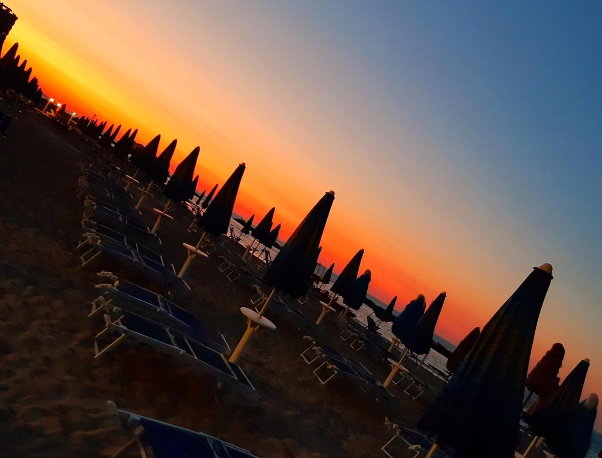 Hotel Promenade Montesilvano Marina エクステリア 写真
