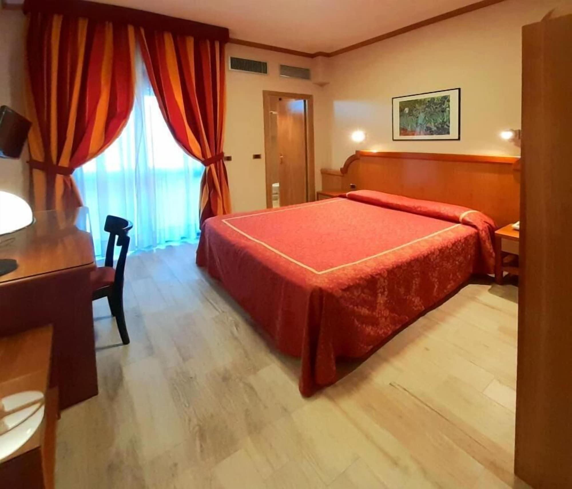 Hotel Promenade Montesilvano Marina エクステリア 写真