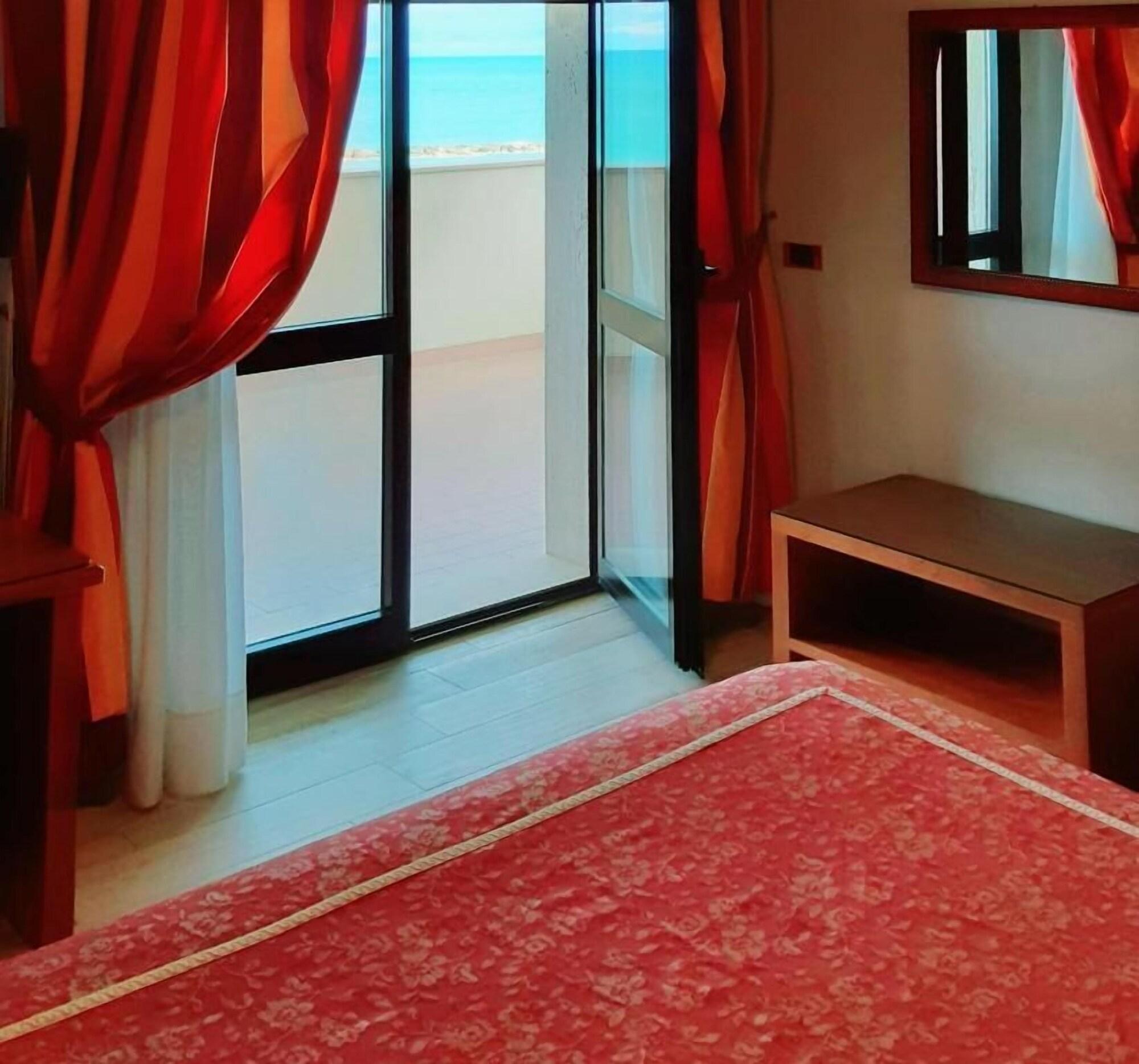 Hotel Promenade Montesilvano Marina エクステリア 写真