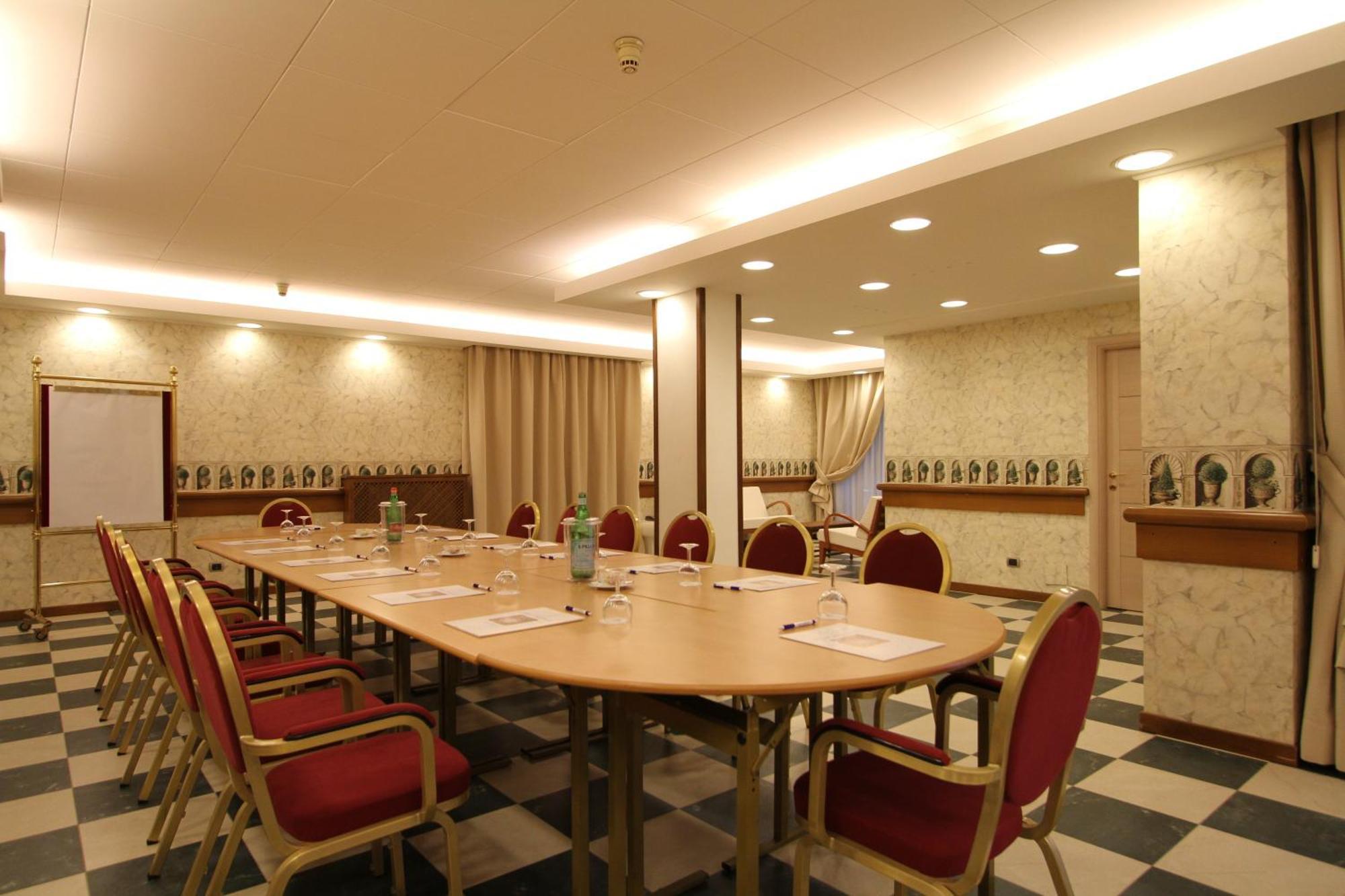Hotel Promenade Montesilvano Marina エクステリア 写真