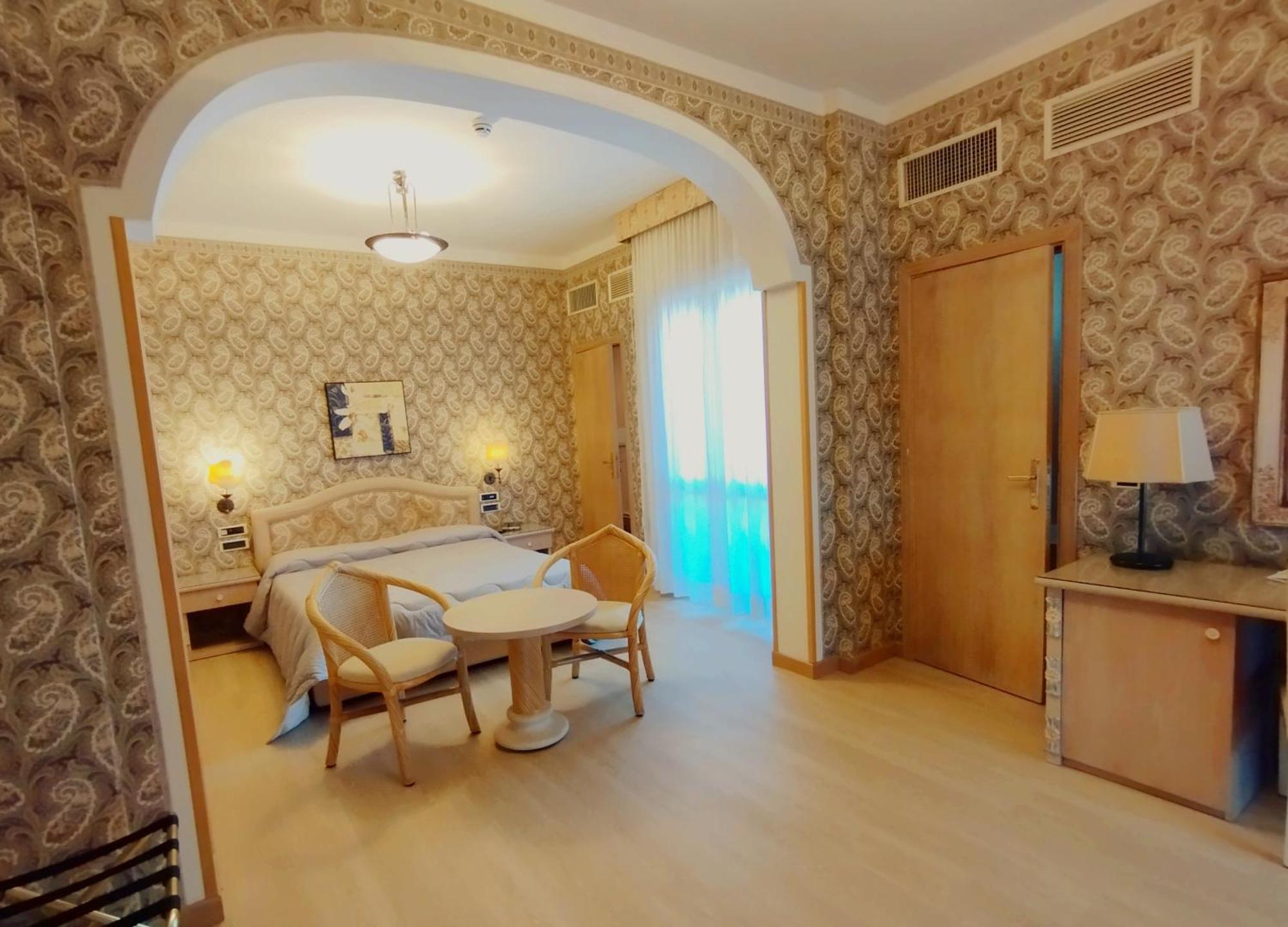 Hotel Promenade Montesilvano Marina エクステリア 写真