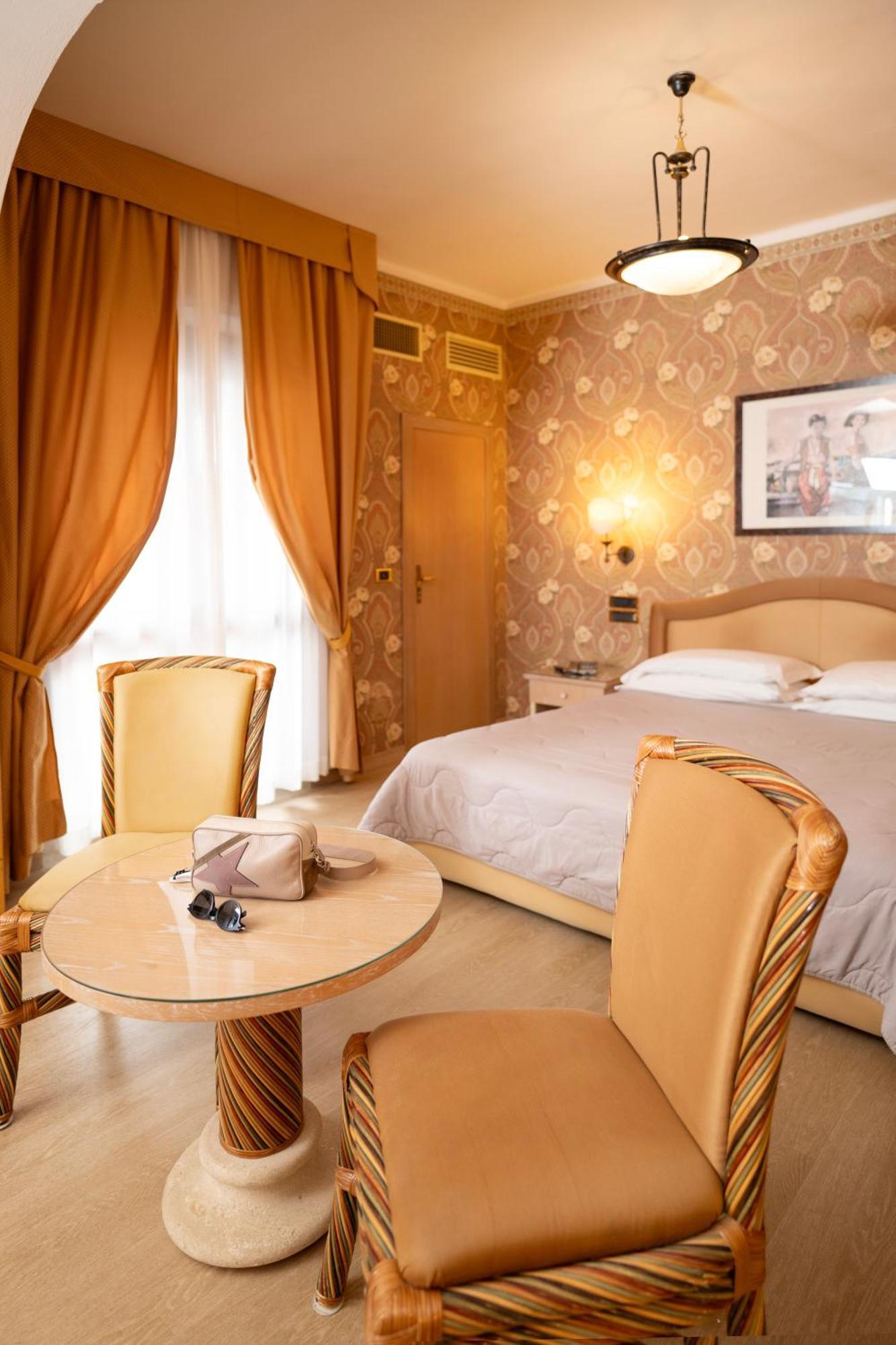 Hotel Promenade Montesilvano Marina エクステリア 写真