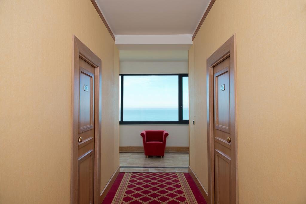 Hotel Promenade Montesilvano Marina エクステリア 写真