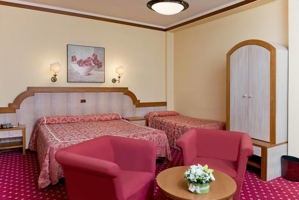 Hotel Promenade Montesilvano Marina エクステリア 写真
